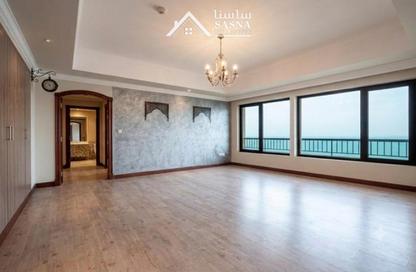 Apartment - 3 Bedrooms - 4 Bathrooms for sale in Porto Arabia - The Pearl Island - Doha Apartment - 3 Bedrooms - 4 Bathrooms for sale in Porto Arabia - The Pearl Island - Doha