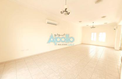Villa - 5 Bedrooms - 4 Bathrooms for rent in Mamoura 18 - Al Maamoura - Doha