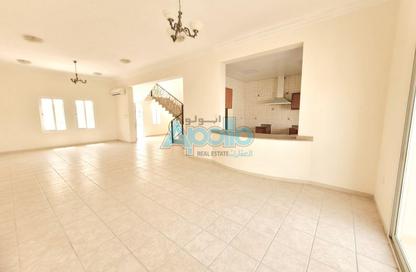 Villa - 5 Bedrooms - 4 Bathrooms for rent in Mamoura 18 - Al Maamoura - Doha