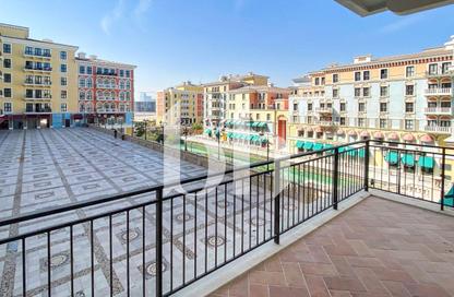 Apartment - 2 Bedrooms - 3 Bathrooms for rent in Carnaval - Qanat Quartier - The Pearl Island - Doha