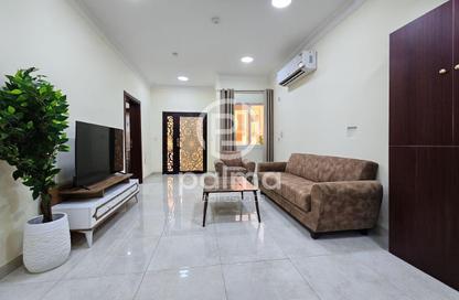 فيلا - 6 غرف نوم - 6 حمامات للبيع في أم صلال علي - أم صلال على - الدوحة