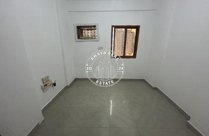 Apartment - 2 Bedrooms - 1 Bathroom for rent in Old Al Ghanim - Al Ghanim - Doha