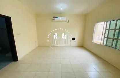 Apartment - Studio - 1 Bathroom for rent in Al Nuaija - Doha