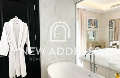 Apartment - 2 Bedrooms - 2 Bathrooms for rent in Porto Arabia - The Pearl Island - Doha