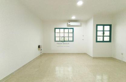 Apartment - 2 - 2 for rent in Umm Ghwailina Comm - Umm Ghuwalina - Umm Ghuwailina - Doha