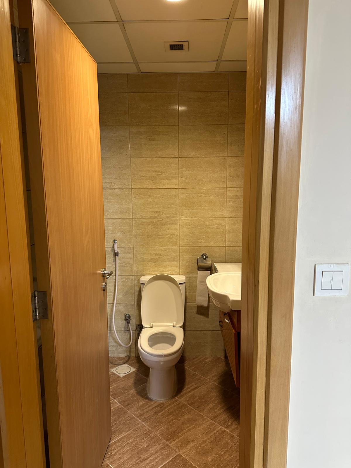 ELEGANT 1BHK FF WITH BALCONY APARTMENT thumbnail 5