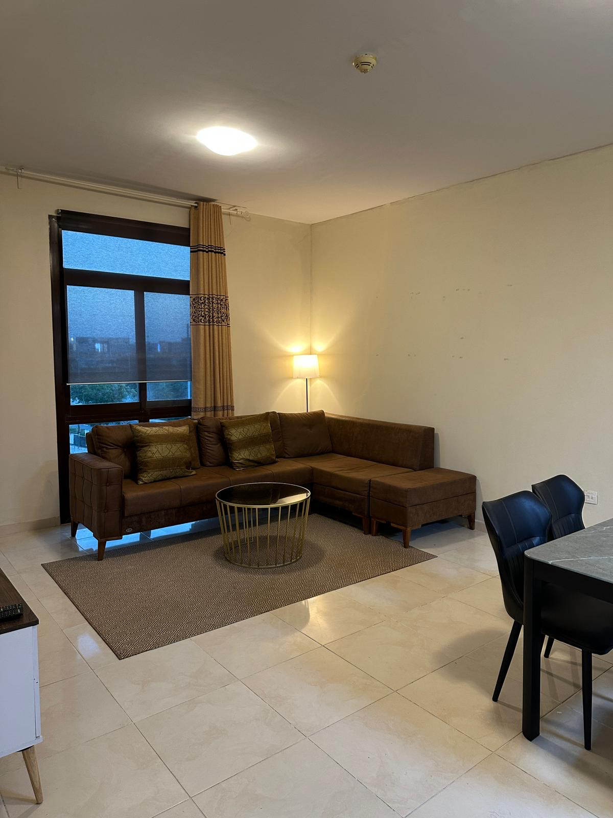 ELEGANT 1BHK FF WITH BALCONY APARTMENT thumbnail 3