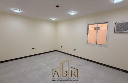 Labor Camp - Studio - 7+ Bathrooms for rent in Umm Salal Ali - Umm Salal Ali - Doha