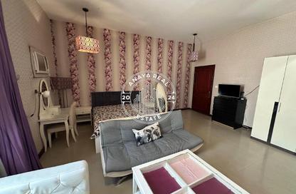Villa - Studio - 1 Bathroom for rent in Al Dafna - Al Dafna - Doha