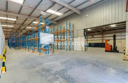 Warehouse - Studio - 3 Bathrooms for rent in Industrial Area 4 - Industrial Area - Industrial Area - Doha