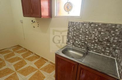 Apartment - Studio - 1 Bathroom for rent in Al Duhail - Doha