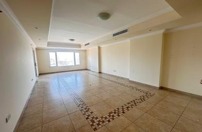 Apartment - 2 Bedrooms - 3 Bathrooms for rent in East Porto Drive - Porto Arabia - The Pearl Island - Doha