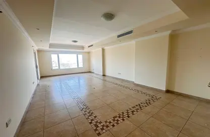 Apartment - 2 Bedrooms - 3 Bathrooms for rent in East Porto Drive - Porto Arabia - The Pearl Island - Doha