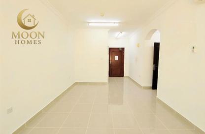 Apartment - 3 Bedrooms - 2 Bathrooms for rent in Muntazah 7 - Al Muntazah - Doha