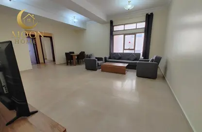 Apartment - 2 Bedrooms - 3 Bathrooms for rent in Umm Ghuwailina 4 - Umm Ghuwailina - Doha