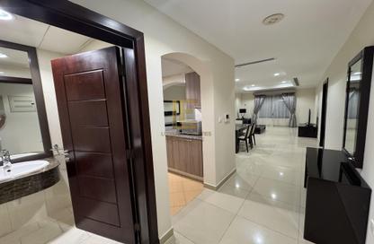 Apartment - 1 Bedroom - 2 Bathrooms for rent in West Porto Drive - Porto Arabia - The Pearl Island - Doha