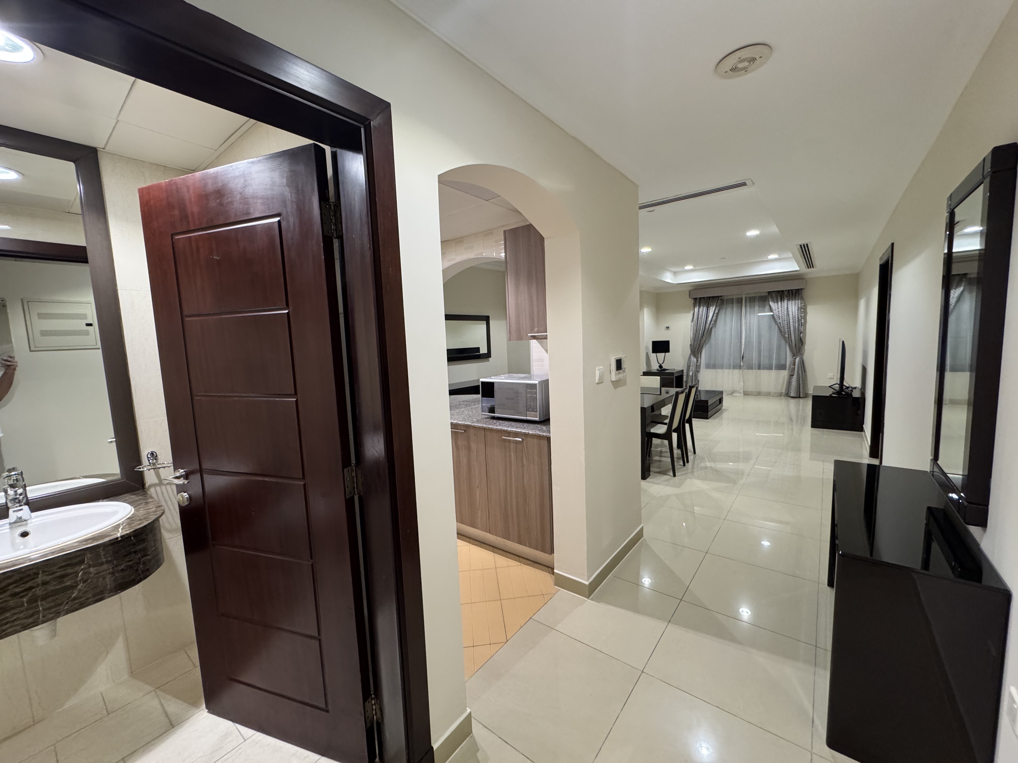 ONE MONTH FREE QATAR COOL INCLUDE 1 BEDROOM FF thumbnail 2