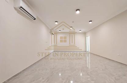 Apartment - 2 Bedrooms - 3 Bathrooms for rent in Musheireb Apartments - Musheireb - Doha