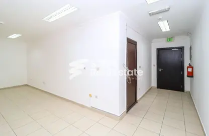 Office Space - Studio - 2 Bathrooms for rent in Al Hanaa Street - Al Gharrafa - Doha Office Space - Studio - 2 Bathrooms for rent in Al Hanaa Street - Al Gharrafa - Doha