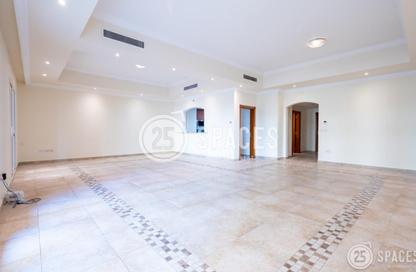 Apartment - 2 Bedrooms - 3 Bathrooms for sale in West Porto Drive - Porto Arabia - The Pearl Island - Doha