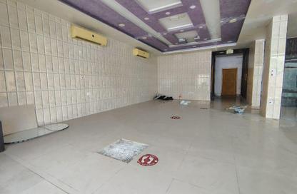 Villa - Studio - 7 Bathrooms for rent in Izghawa - Izghawa - Doha