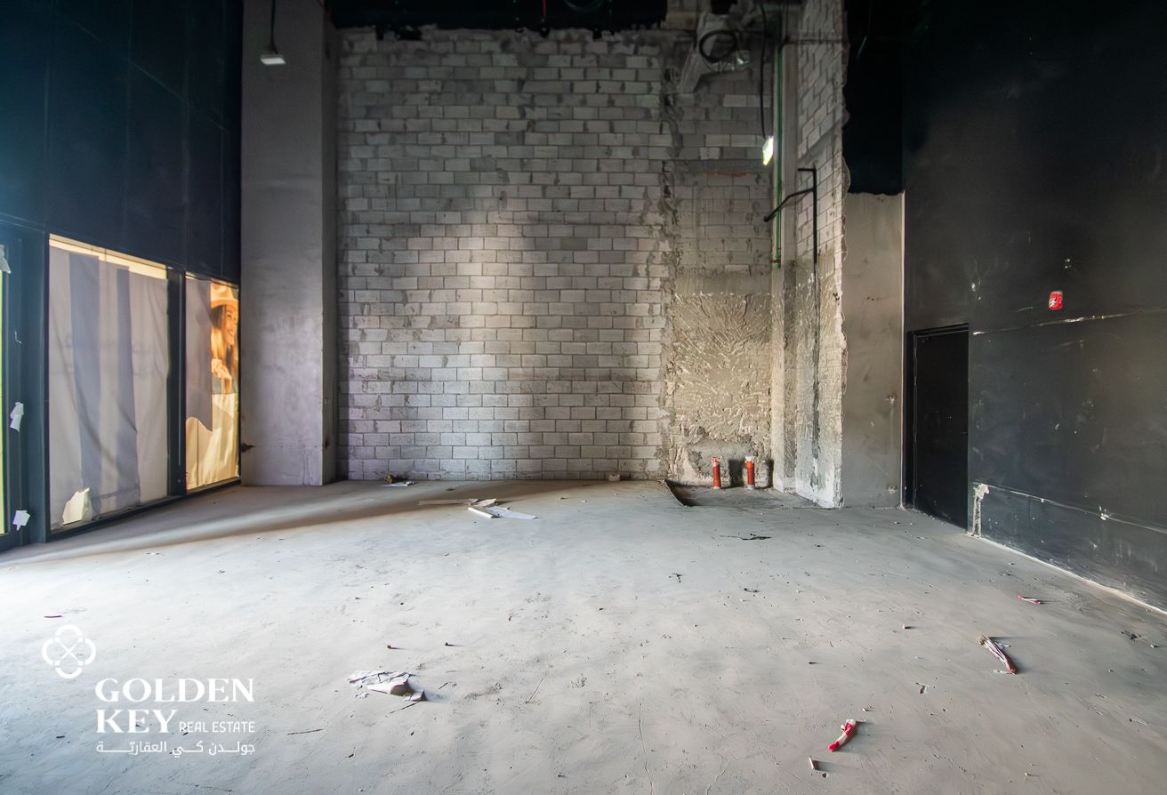 Excellent Visibility Shop  – Prime Spot In Lusail