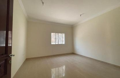 Villa - 4 Bedrooms - 4 Bathrooms for rent in Al Luqta - Al Luqta - Doha