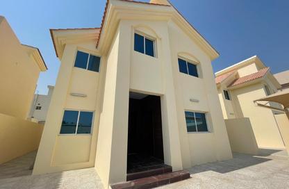 Villa - 4 Bedrooms - 4 Bathrooms for rent in Al Luqta - Al Luqta - Doha