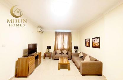 Apartment - 2 Bedrooms - 2 Bathrooms for rent in Umm Ghwailina Comm - Umm Ghuwalina - Umm Ghuwailina - Doha