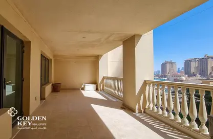 Apartment - 2 Bedrooms - 3 Bathrooms for sale in West Porto Drive - Porto Arabia - The Pearl Island - Doha
