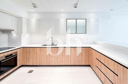 Apartment - 1 Bedroom - 2 Bathrooms for sale in Crystal Residence - Gewan Island - The Pearl Island - Doha