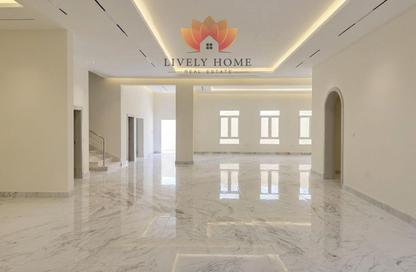 Villa - 7+ - 7+ for rent in Waterfront West Villas - Waterfront Residential - The Waterfront - Lusail
