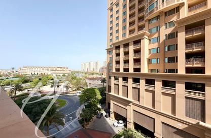 Apartment - 1 Bedroom - 2 Bathrooms for rent in Tower 18 - Porto Arabia - The Pearl Island - Doha
