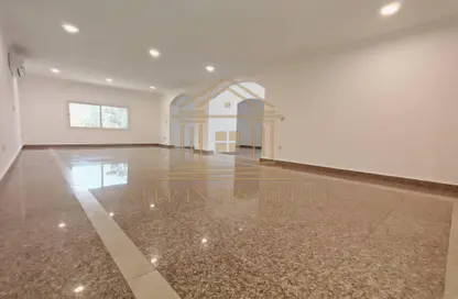 مجمع سكني - 4 غرف نوم - 6 حمامات للايجار في شارع الوعب - الوعب - الدوحة
