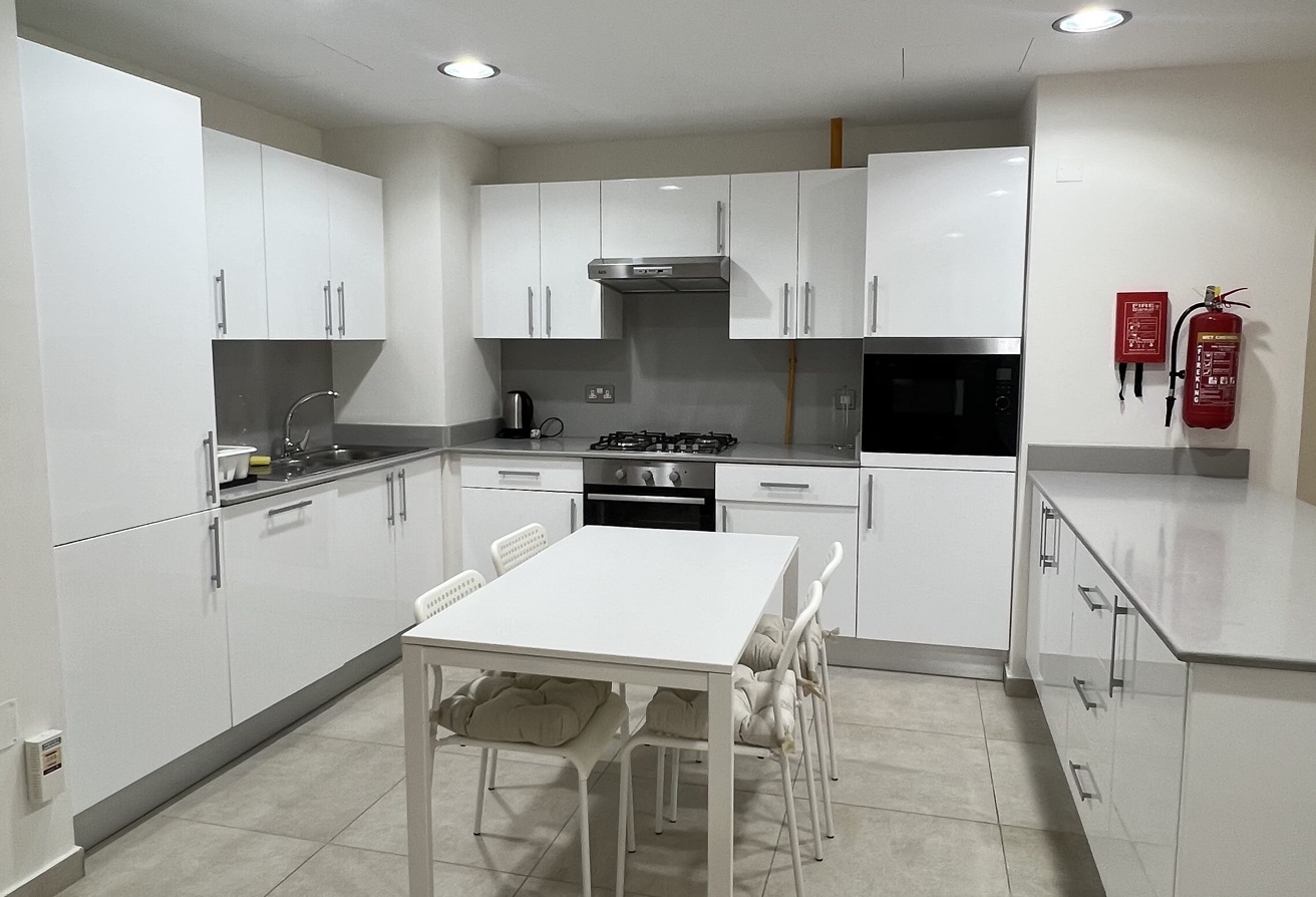 AMAZING 1BHK FULLY SEA VIEW INCLUDING BILLS thumbnail 4