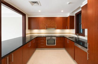 Townhouse - 2 Bedrooms - 3 Bathrooms for rent in West Porto Drive - Porto Arabia - The Pearl Island - Doha