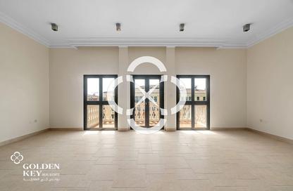 Apartment - 2 Bedrooms - 3 Bathrooms for rent in Carnaval - Qanat Quartier - The Pearl Island - Doha