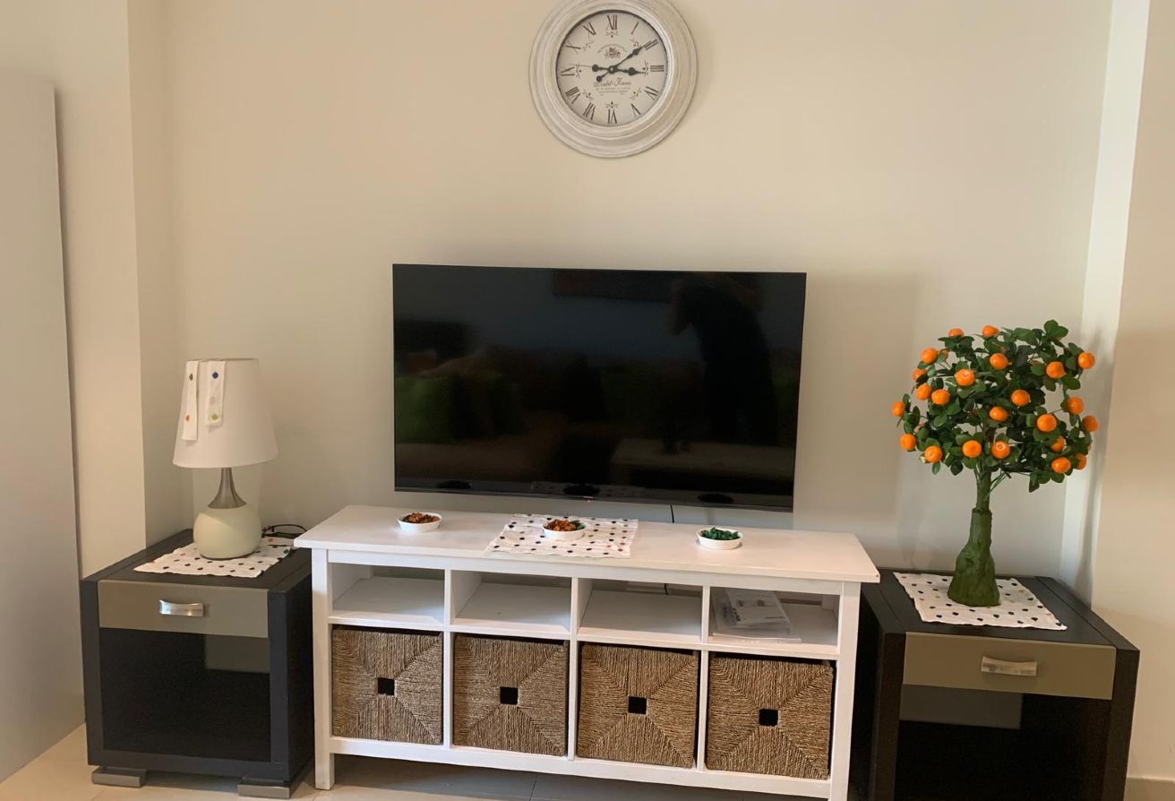 LAVISH FF STUDIO WITH SPACIOUS BALCONY IN PEARL thumbnail 5