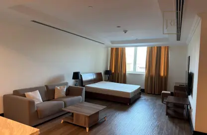 Apartment - Studio - 1 Bathroom for rent in Viva West - Viva Bahriyah - The Pearl Island - Doha