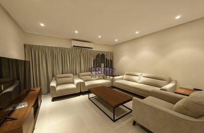 Apartment - 3 Bedrooms - 4 Bathrooms for rent in Umm Ghwailina Comm - Umm Ghuwalina - Umm Ghuwailina - Doha