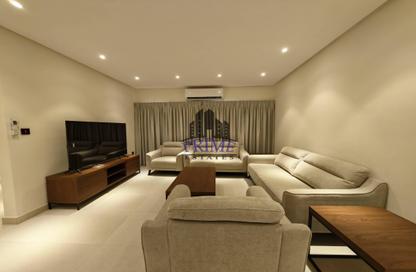 Apartment - 3 Bedrooms - 4 Bathrooms for rent in Umm Ghwailina Comm - Umm Ghuwalina - Umm Ghuwailina - Doha