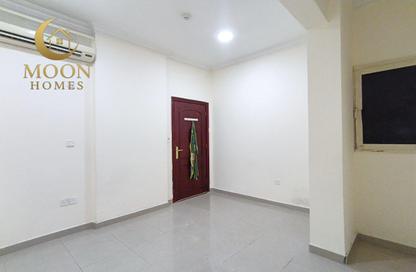 Apartment - 1 Bedroom - 1 Bathroom for rent in Umm Ghuwailina 4 - Umm Ghuwailina - Doha Apartment - 1 Bedroom - 1 Bathroom for rent in Umm Ghuwailina 4 - Umm Ghuwailina - Doha