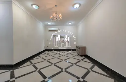 Apartment - 2 Bedrooms - 2 Bathrooms for rent in Muntazah 13 - Al Muntazah - Doha