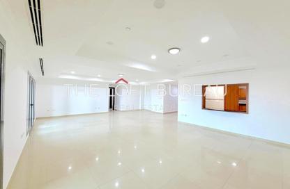Apartment - 2 Bedrooms - 3 Bathrooms for rent in West Porto Drive - Porto Arabia - The Pearl Island - Doha
