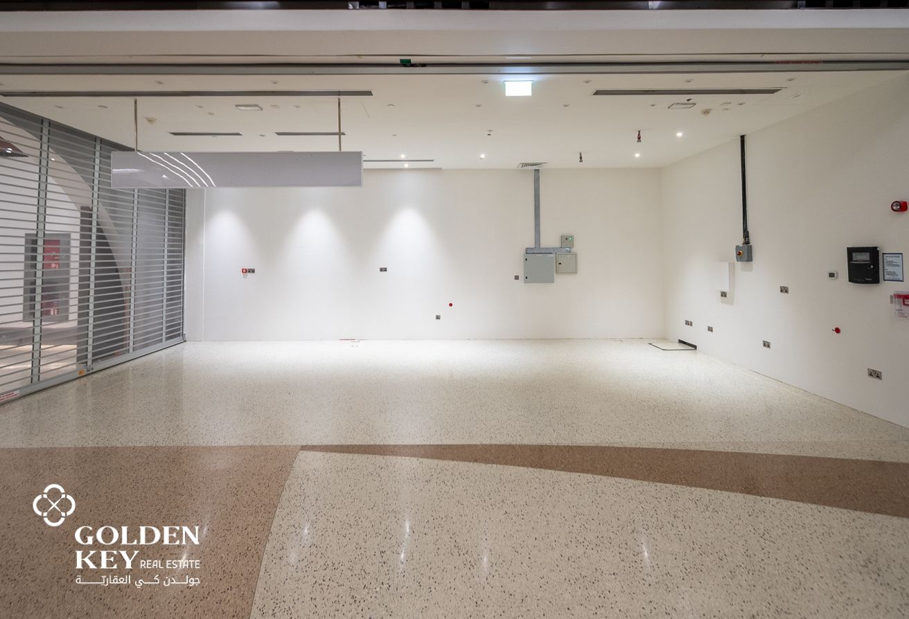 Modern Retail Shop at Airport Metro Station