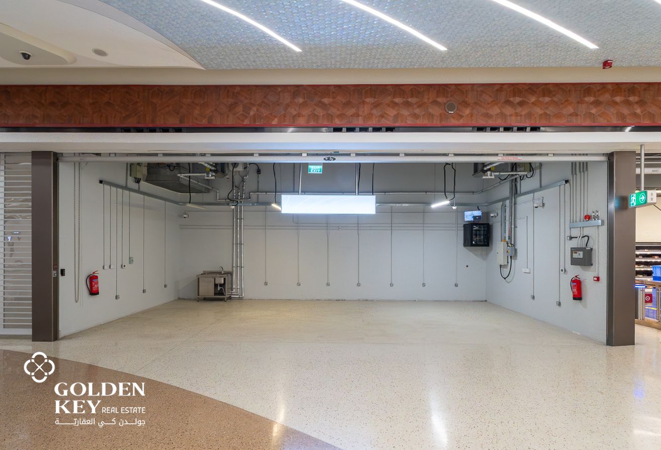 Modern Retail Shop at Airport Metro Station