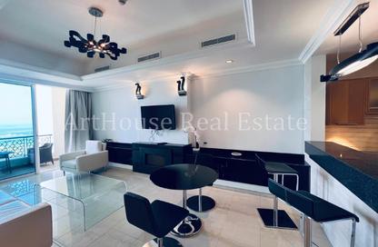 Apartment - 2 Bedrooms - 3 Bathrooms for rent in Viva West - Viva Bahriyah - The Pearl Island - Doha