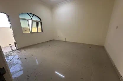 Apartment - Studio - 1 Bathroom for rent in Umm Al Seneem Street - Ain Khaled - Doha