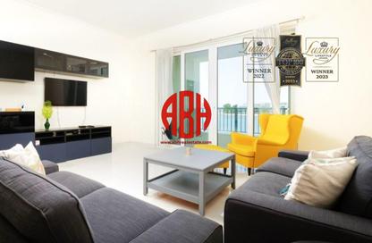 Apartment - 2 Bedrooms - 2 Bathrooms for rent in Viva West - Viva Bahriyah - The Pearl Island - Doha
