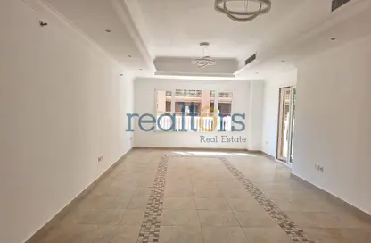 Apartment - 2 Bedrooms - 3 Bathrooms for rent in Tower 10 - Porto Arabia - The Pearl Island - Doha